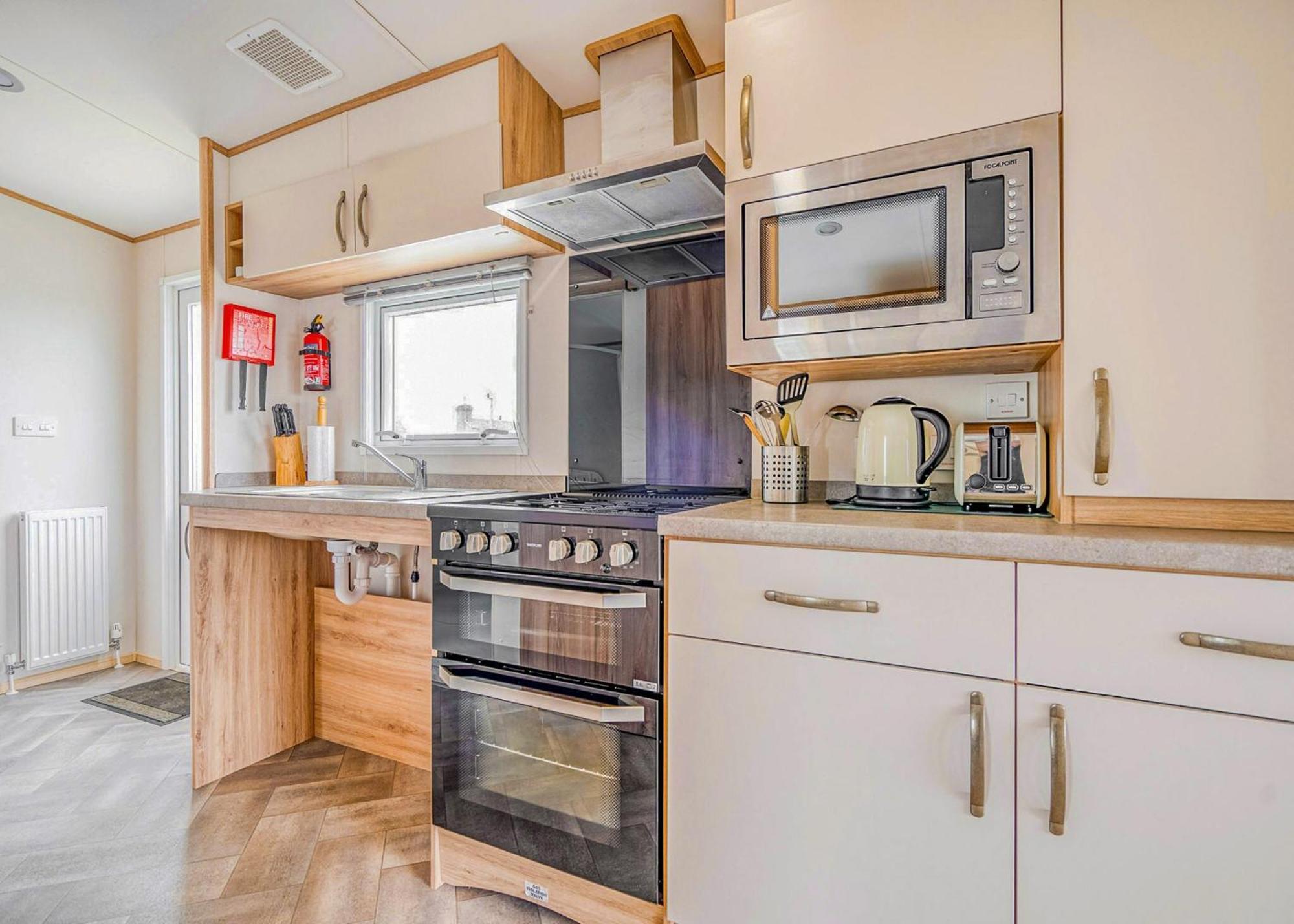 Meadow Lakes Holiday Park St Austell Exteriér fotografie